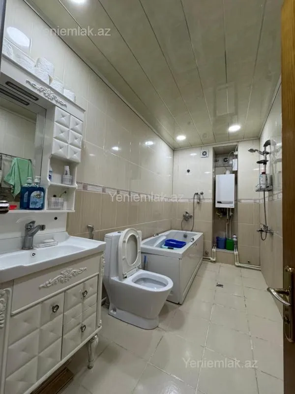 Satılır 4 otaqlı köhnə tikili 107 m²