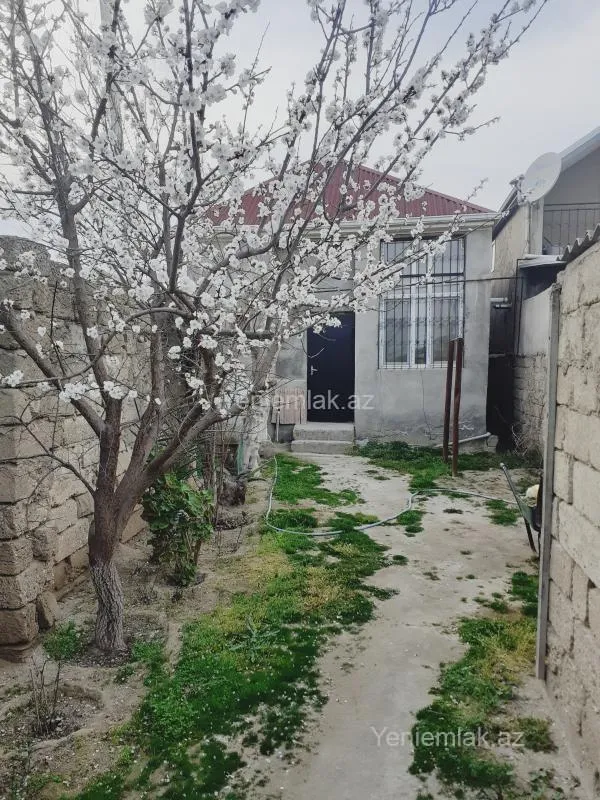 Satılır 3 otaqlı həyət evi 65 m²