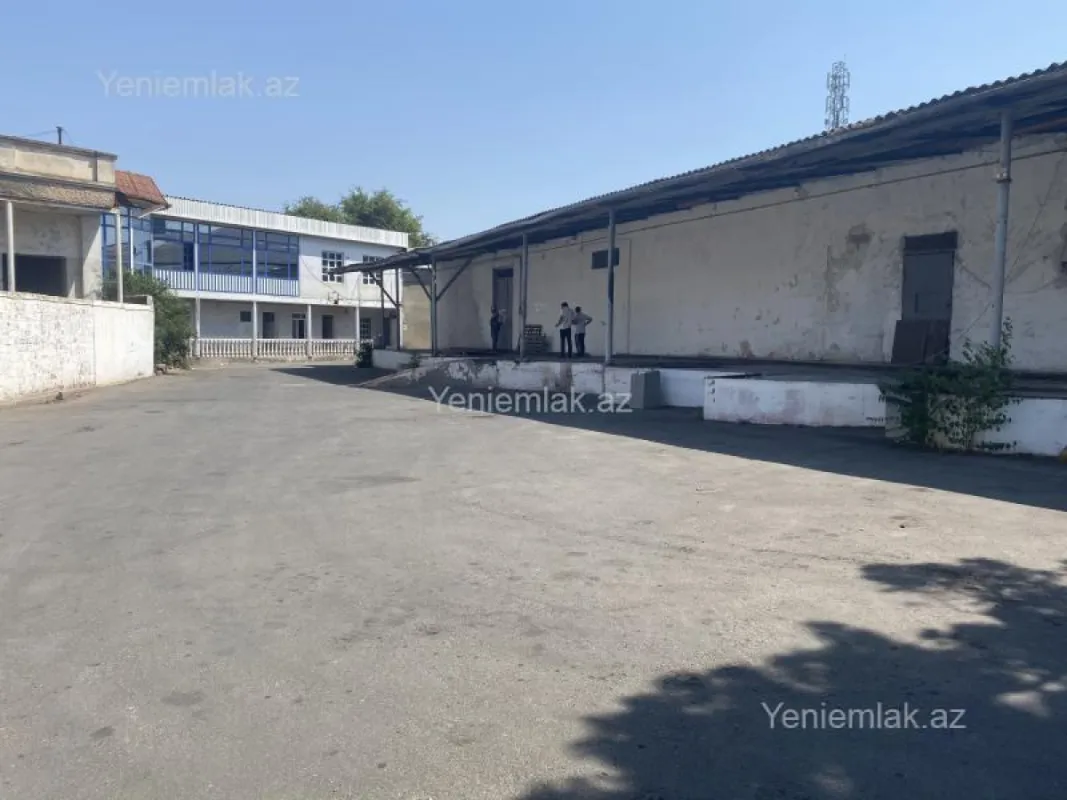 Satılır 12 otaqlı obyekt 3000 m²