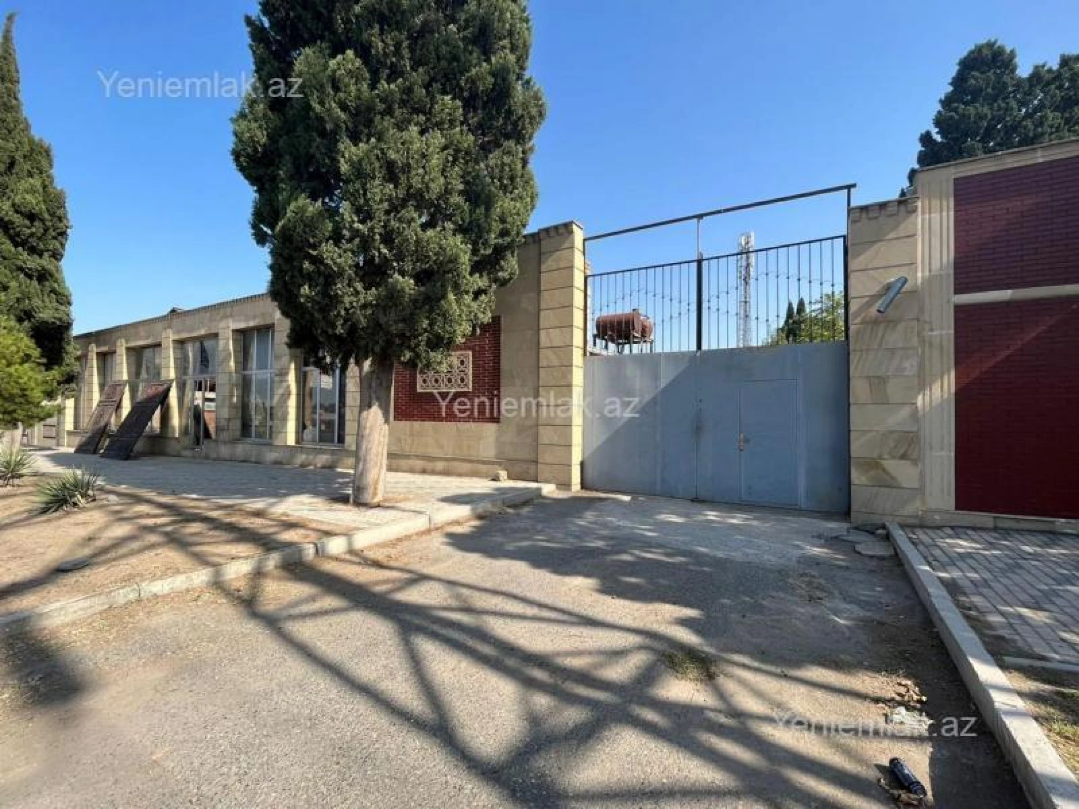 Satılır 12 otaqlı obyekt 3000 m²