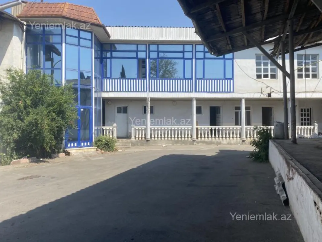 Satılır 12 otaqlı obyekt 3000 m²