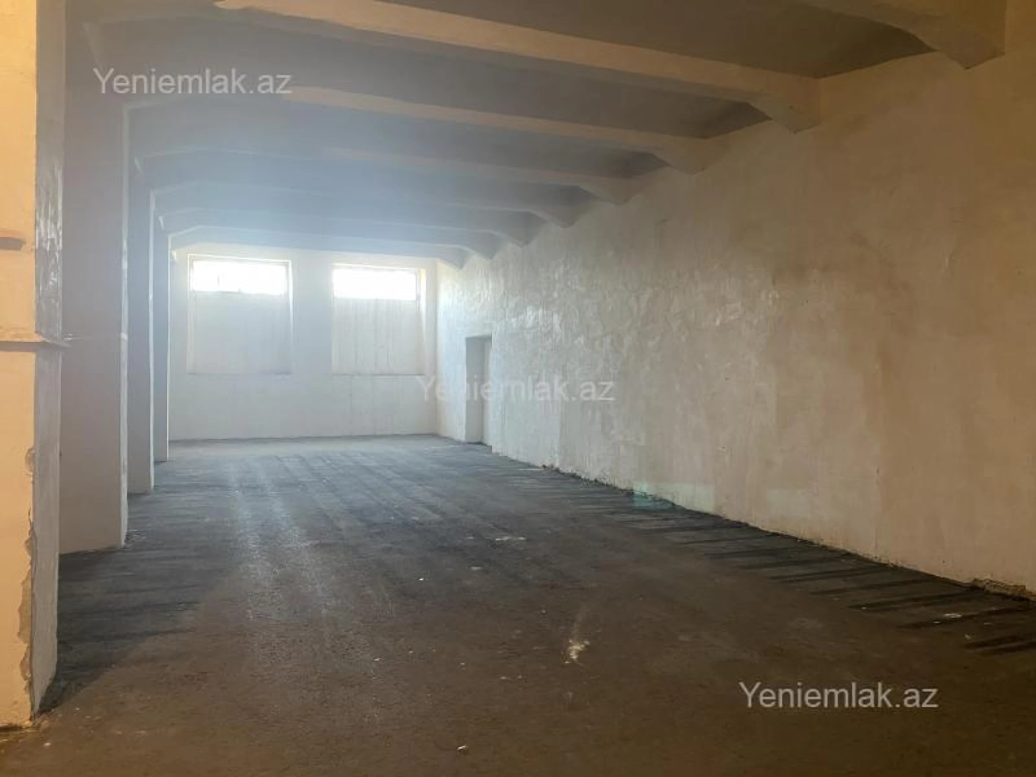 Satılır 12 otaqlı obyekt 3000 m²