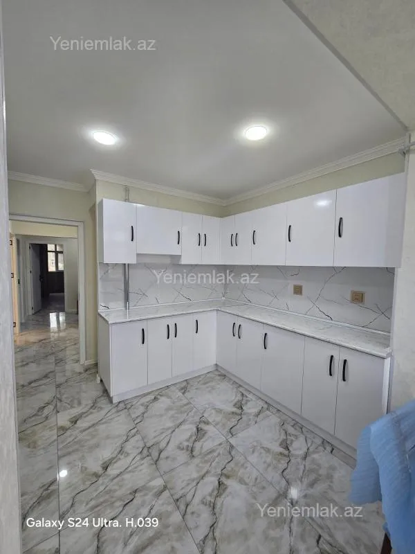 Satılır 3 otaqlı köhnə tikili 75 m²