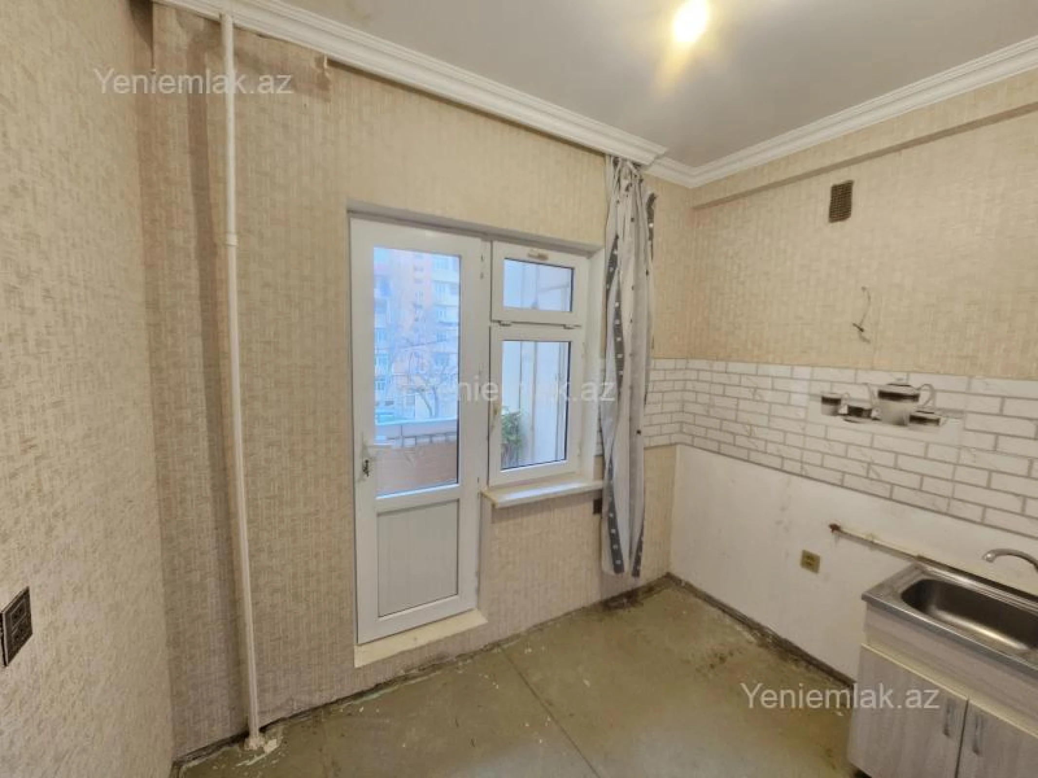Satılır 1 otaqlı köhnə tikili 40 m²