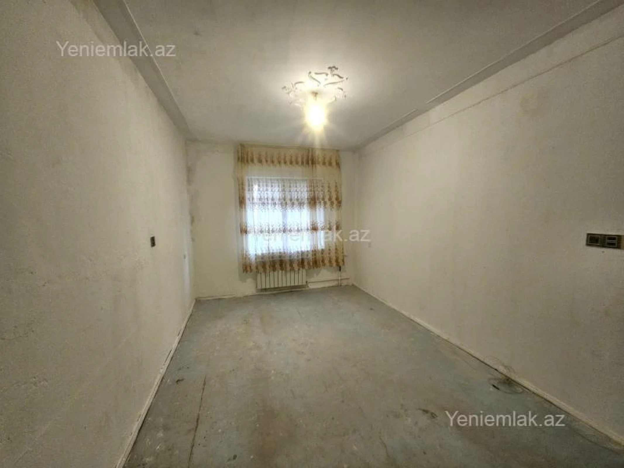 Satılır 1 otaqlı köhnə tikili 40 m²