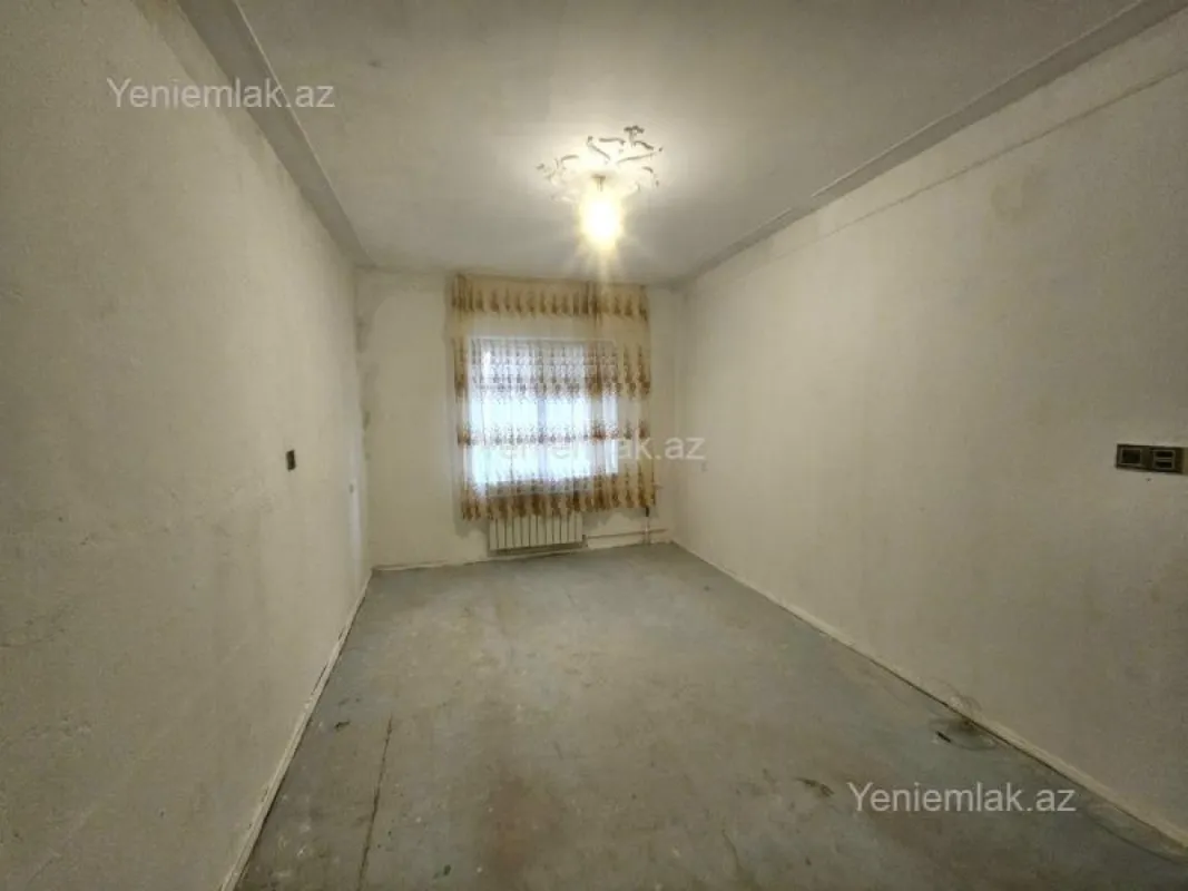Satılır 1 otaqlı köhnə tikili 40 m²
