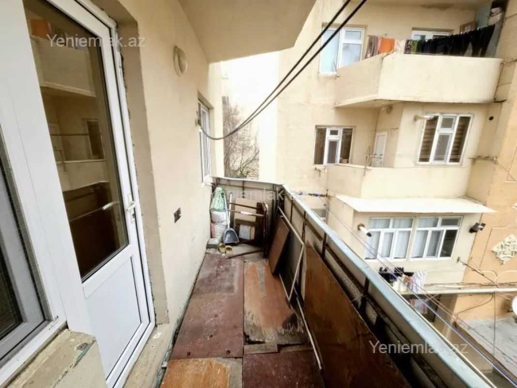 Satılır 1 otaqlı köhnə tikili 40 m²