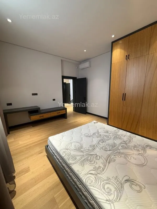 Satılır 4 otaqlı həyət evi 260 m²