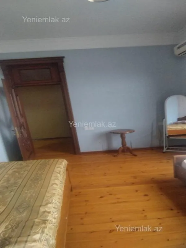 Satılır 5 otaqlı həyət evi 220 m²