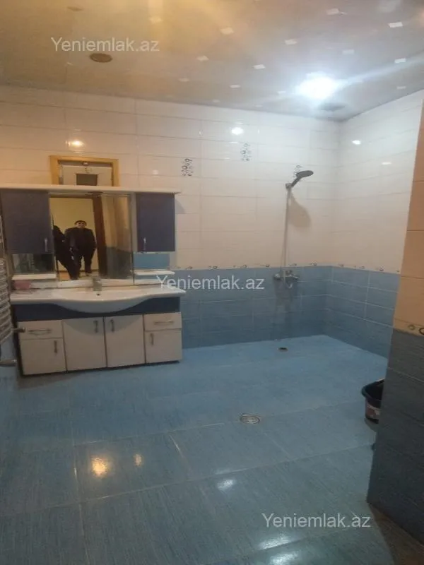 Satılır 5 otaqlı həyət evi 220 m²
