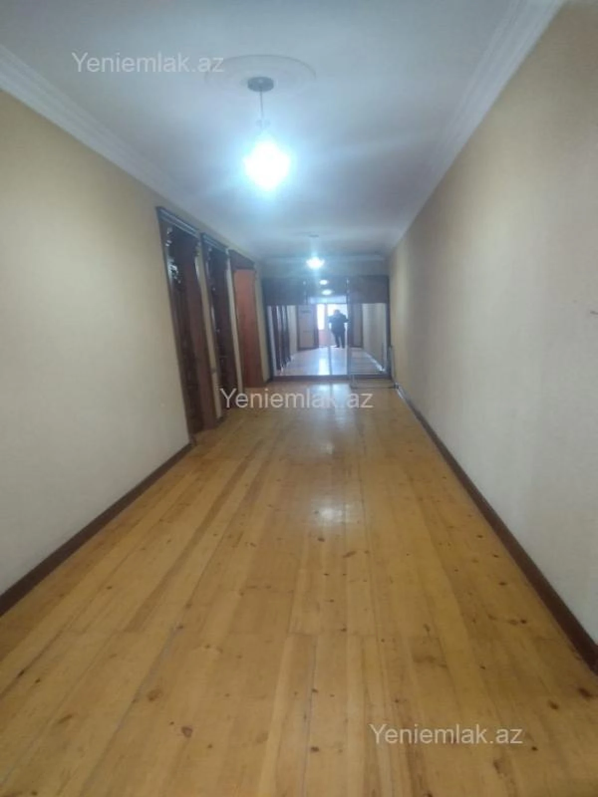 Satılır 5 otaqlı həyət evi 220 m²