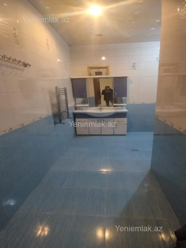 Satılır 5 otaqlı həyət evi 220 m²