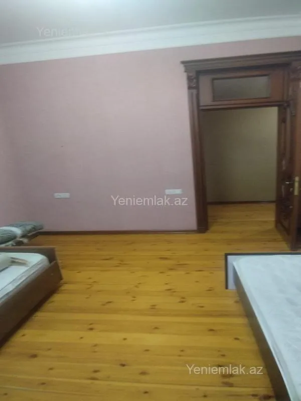Satılır 5 otaqlı həyət evi 220 m²