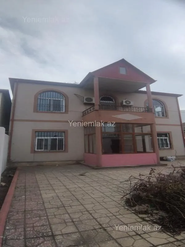 Satılır 5 otaqlı həyət evi 220 m²