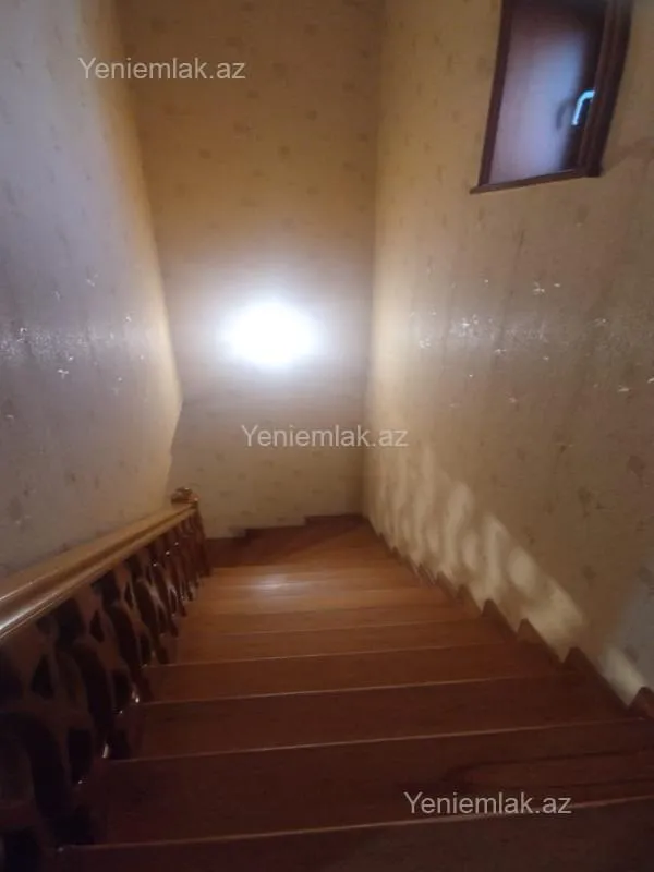 Satılır 5 otaqlı həyət evi 220 m²