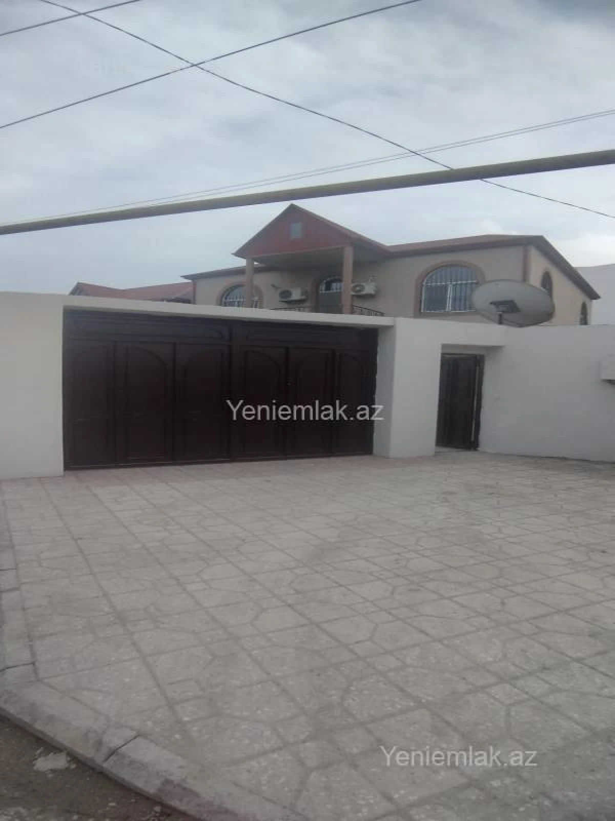 Satılır 5 otaqlı həyət evi 220 m²