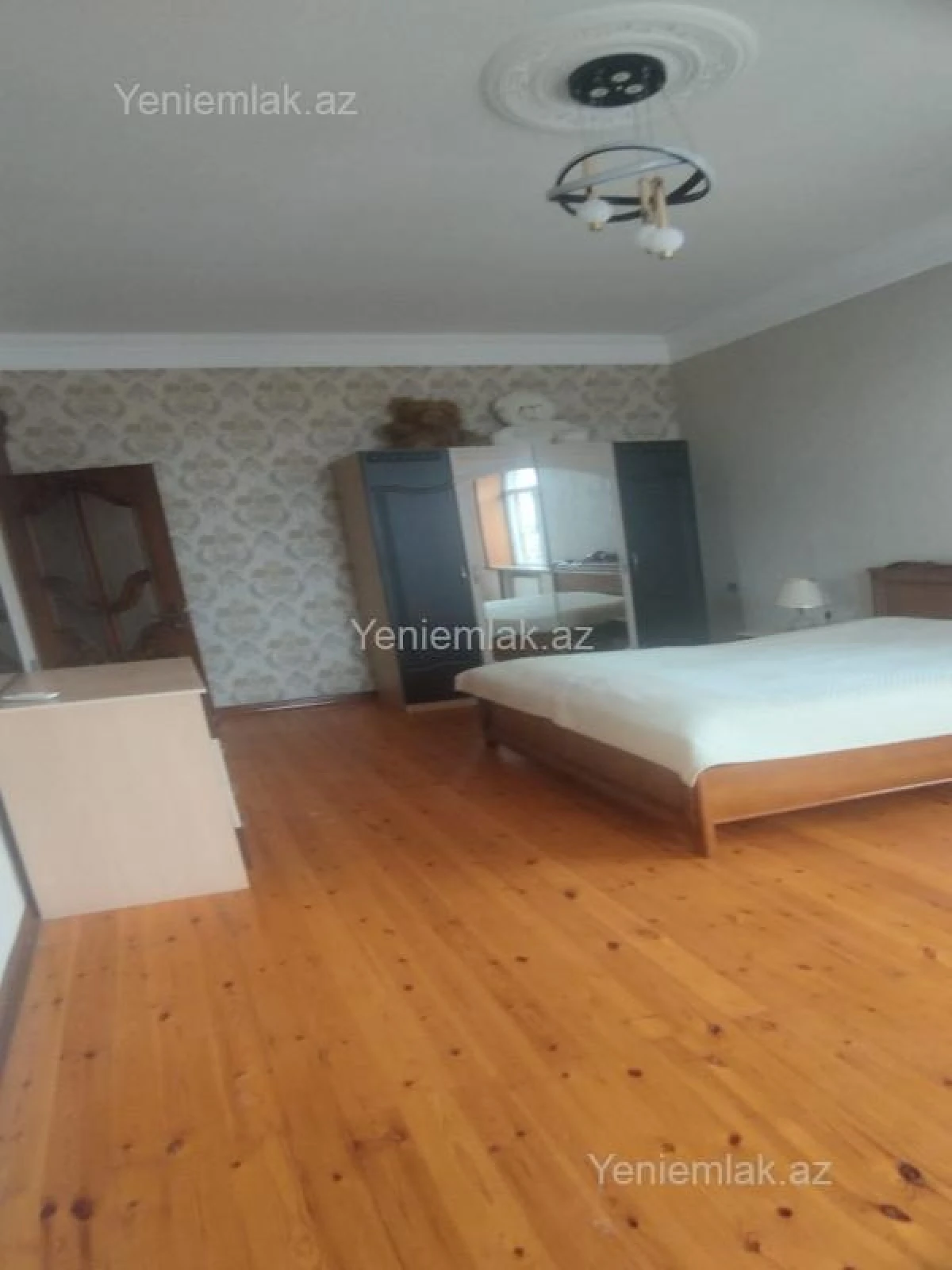 Satılır 5 otaqlı həyət evi 220 m²