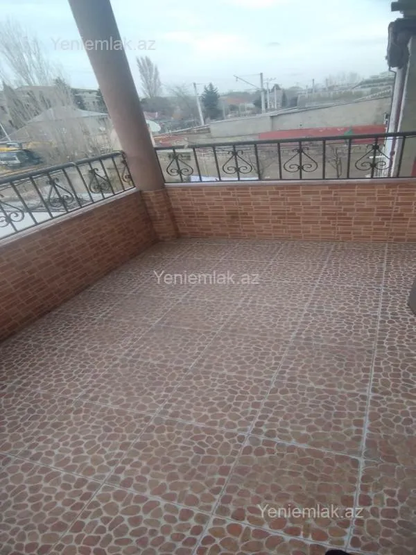 Satılır 5 otaqlı həyət evi 220 m²