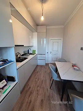 Satılır 3 otaqlı yeni tikili 90 m²