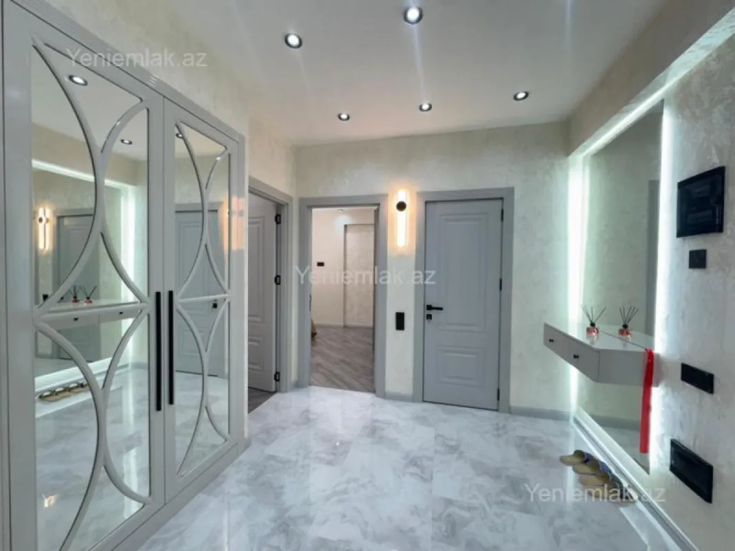 Satılır 3 otaqlı yeni tikili 80 m²