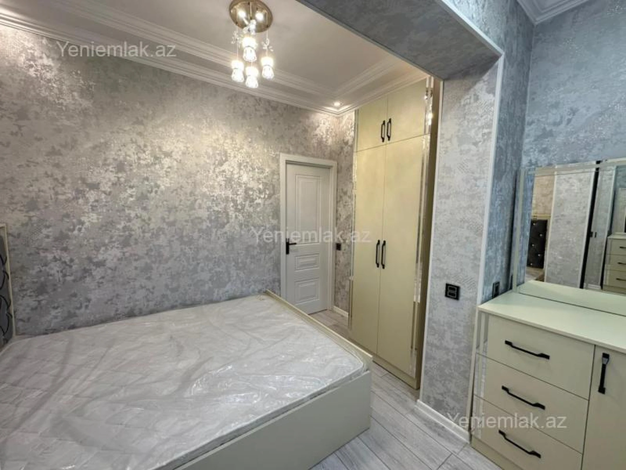 Satılır 2 otaqlı köhnə tikili 45 m²