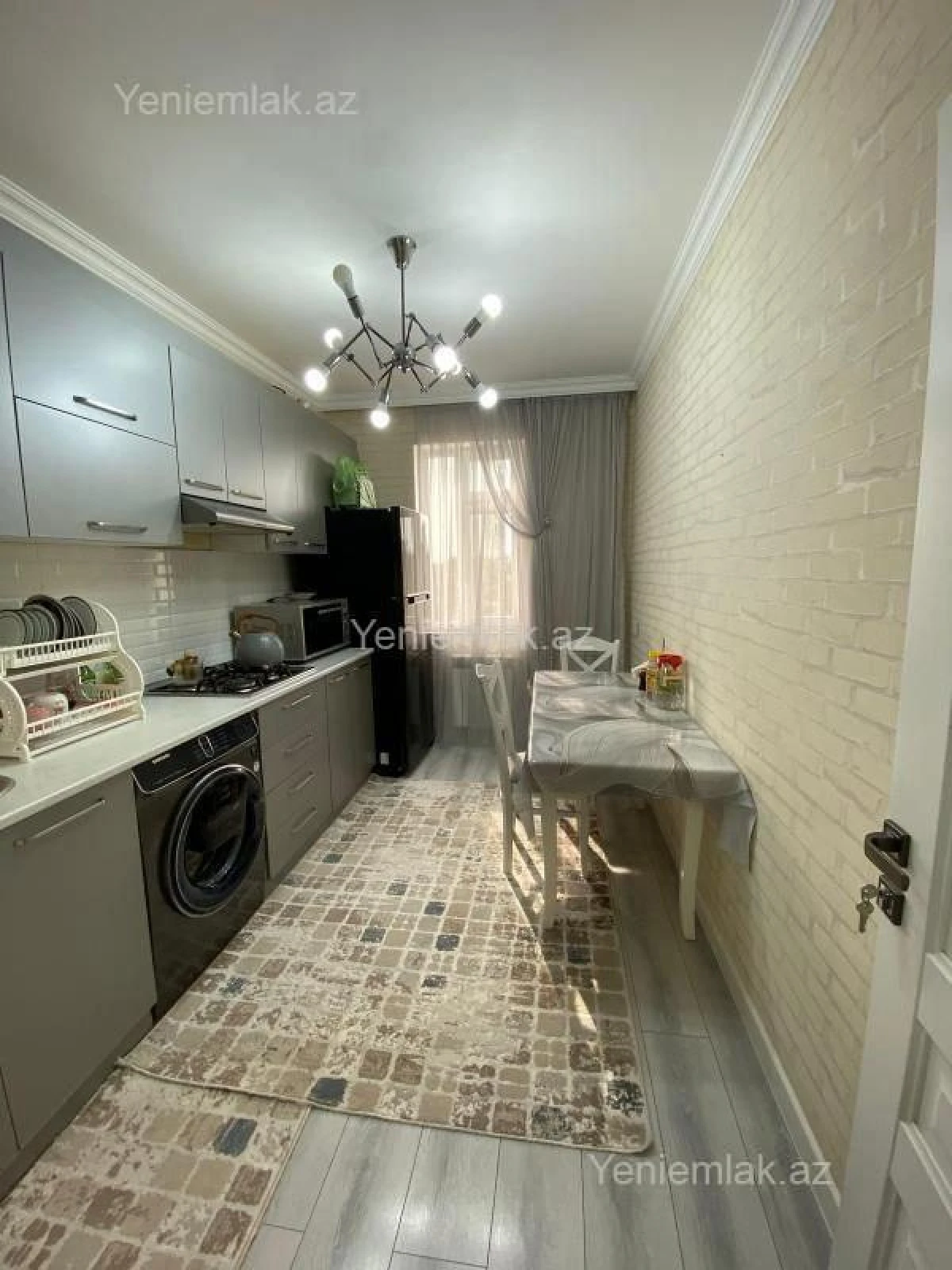 Satılır 4 otaqlı köhnə tikili 95 m²