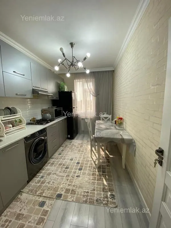 Satılır 4 otaqlı köhnə tikili 95 m²