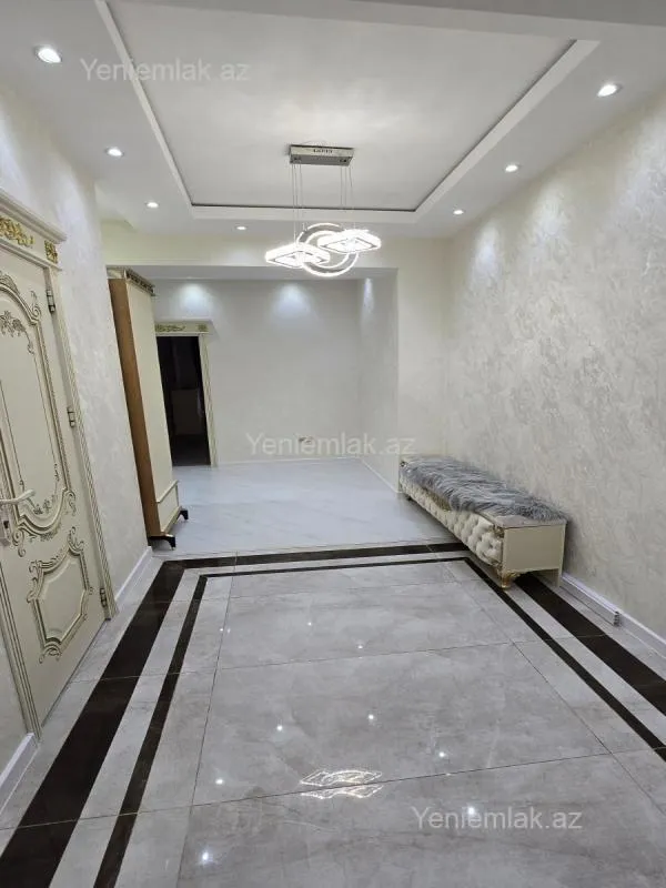 Satılır 3 otaqlı yeni tikili 125 m²