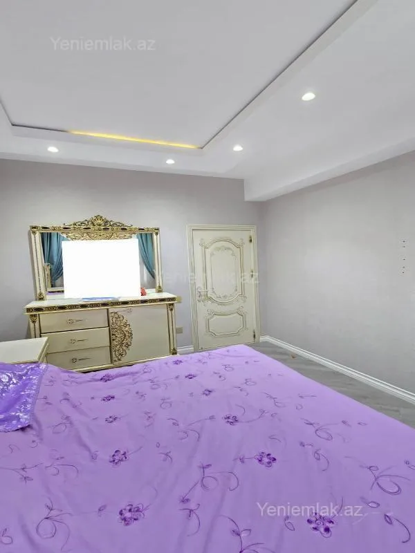 Satılır 3 otaqlı yeni tikili 125 m²