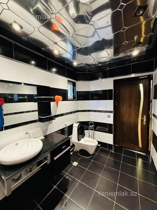 Satılır 3 otaqlı köhnə tikili 115 m²