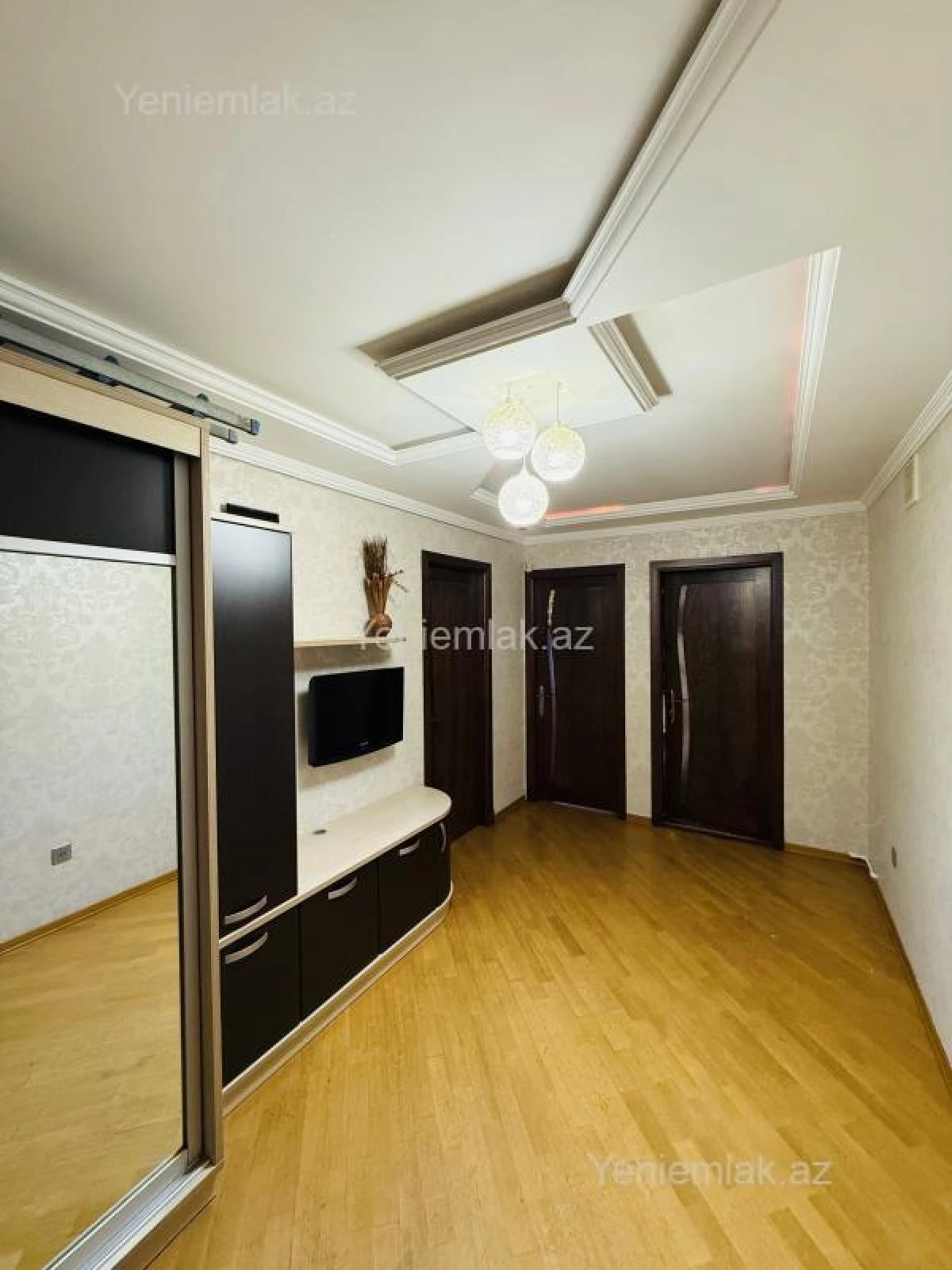 Satılır 3 otaqlı köhnə tikili 115 m²