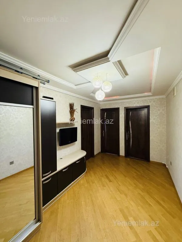 Satılır 3 otaqlı köhnə tikili 115 m²