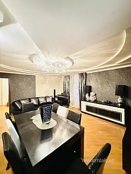 Satılır 3 otaqlı köhnə tikili 115 m²