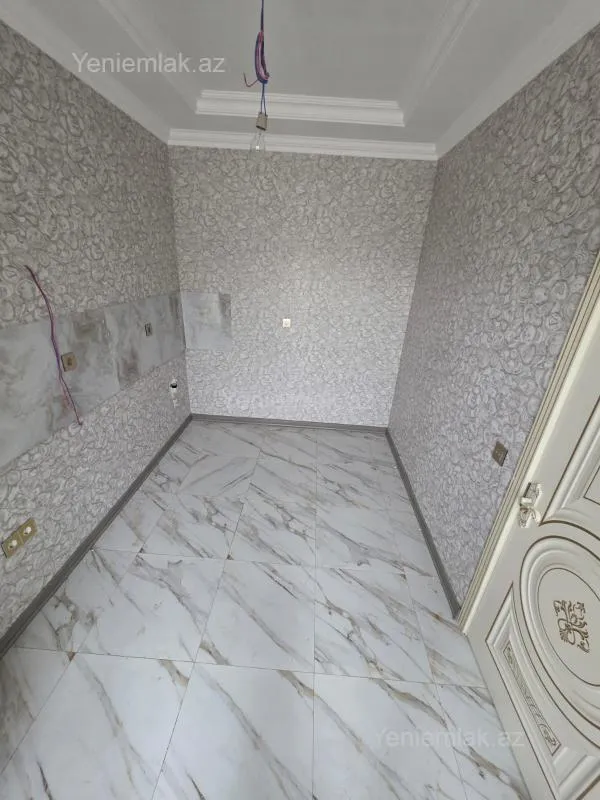 Satılır 5 otaqlı həyət evi 140 m²