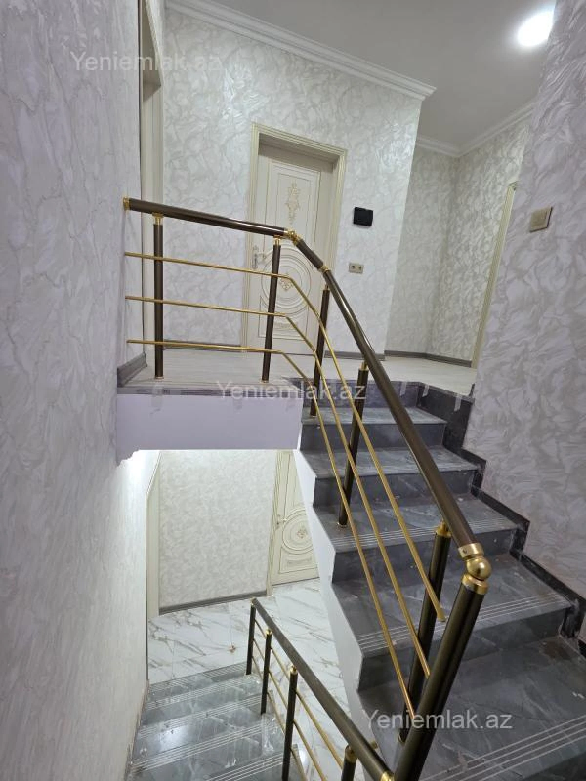 Satılır 5 otaqlı həyət evi 140 m²