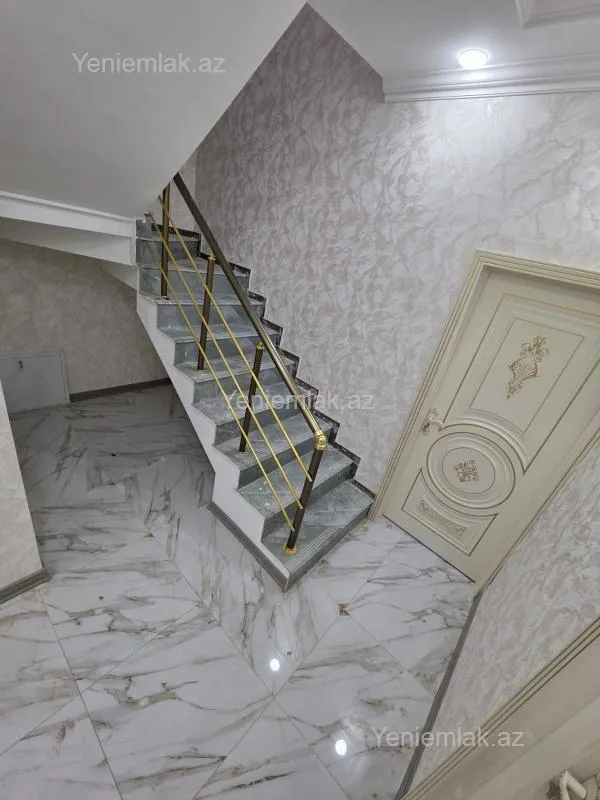 Satılır 5 otaqlı həyət evi 140 m²