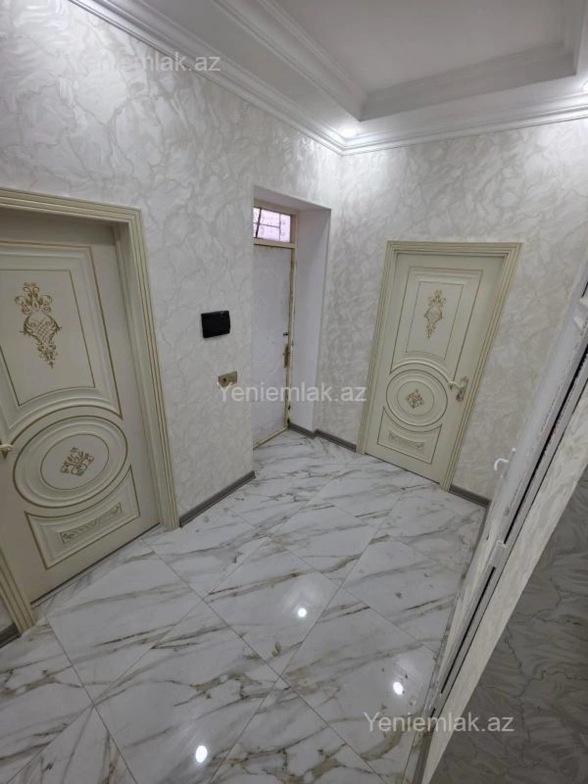 Satılır 5 otaqlı həyət evi 140 m²