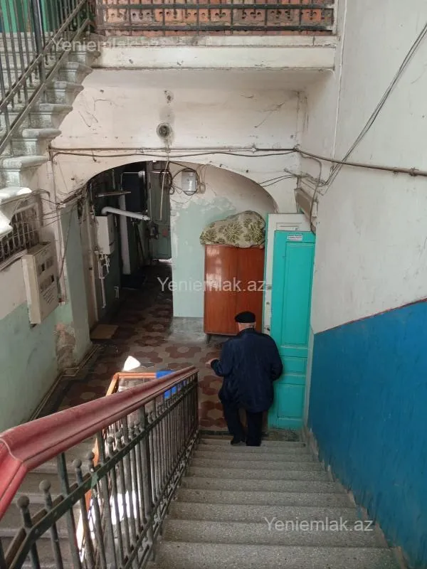 Satılır 1 otaqlı köhnə tikili 47 m²