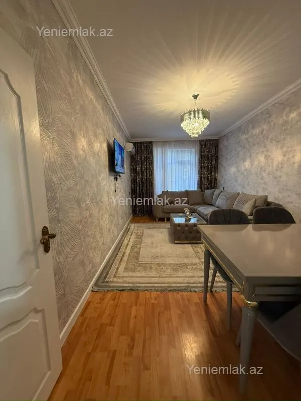 Satılır 2 otaqlı köhnə tikili 60 m²
