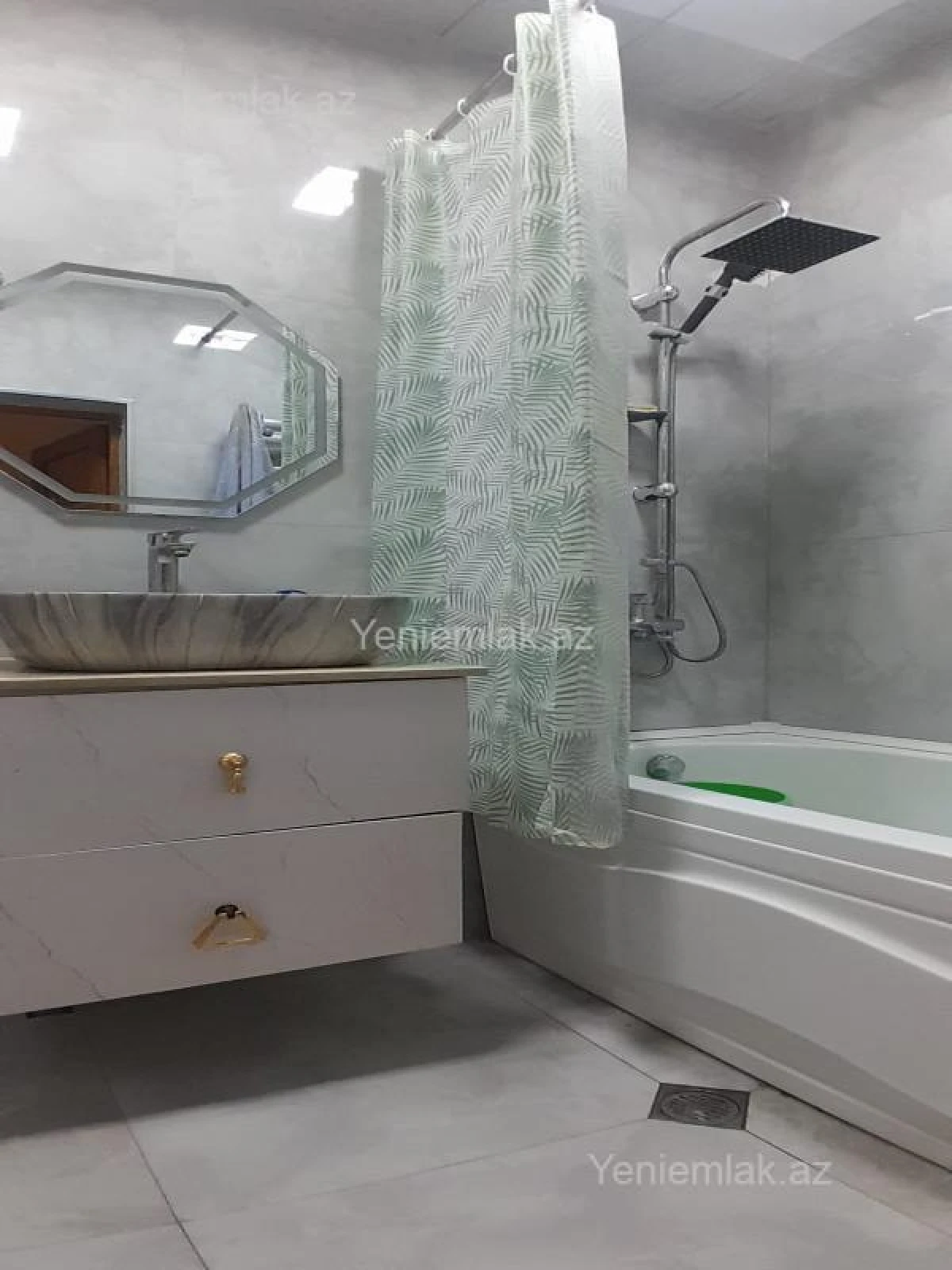 Satılır 3 otaqlı yeni tikili 70 m²