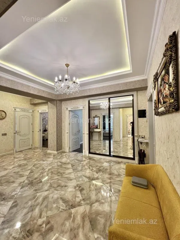 Satılır 3 otaqlı yeni tikili 135 m²