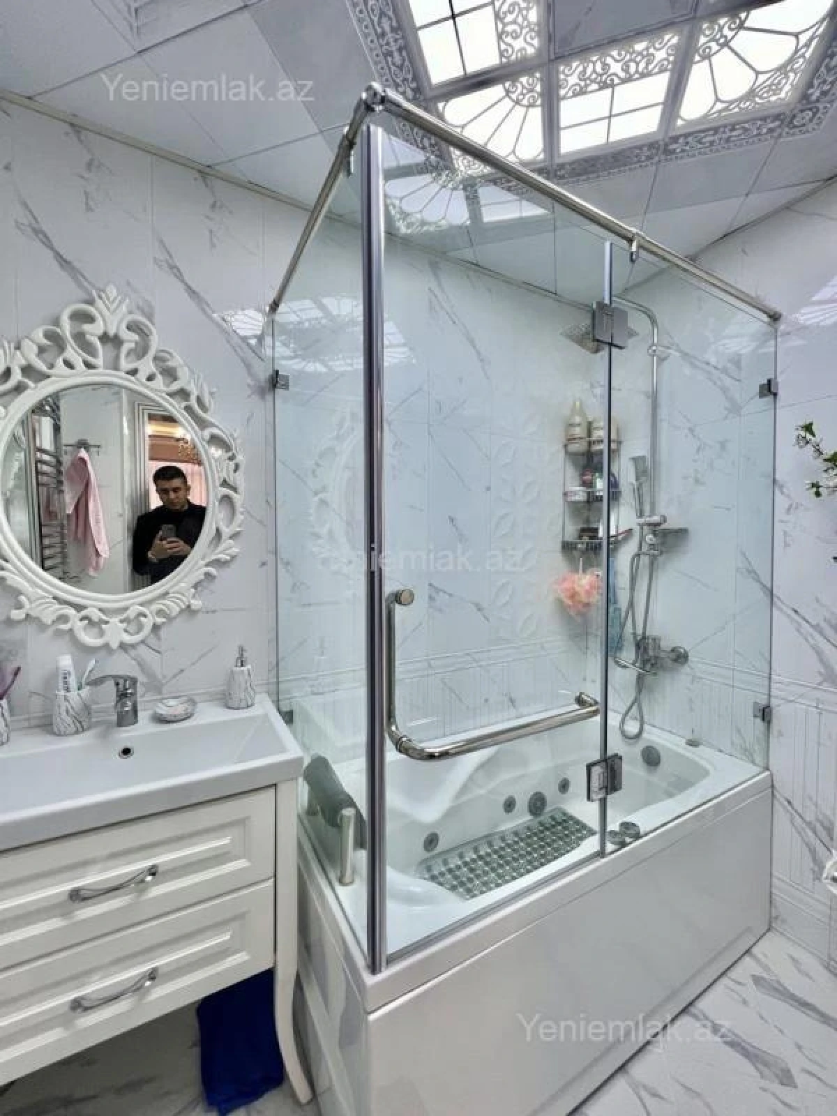 Satılır 3 otaqlı yeni tikili 135 m²