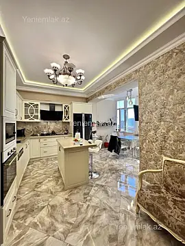 Satılır 3 otaqlı yeni tikili 135 m²
