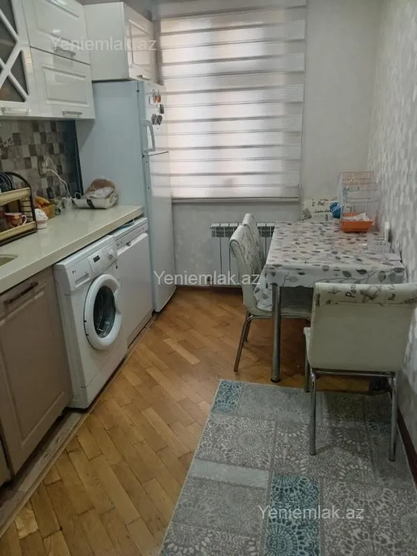 Satılır 3 otaqlı köhnə tikili 72 m²