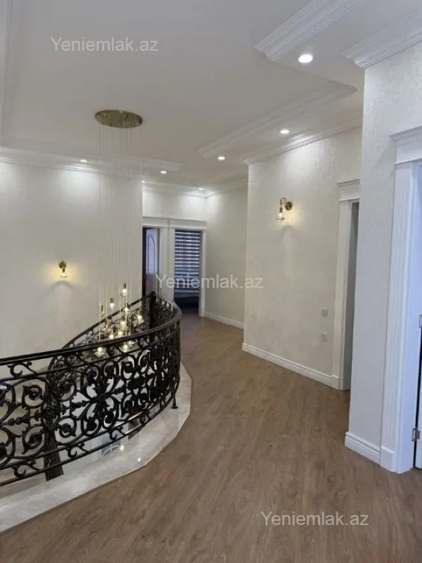 Satılır 5 otaqlı həyət evi 310 m²