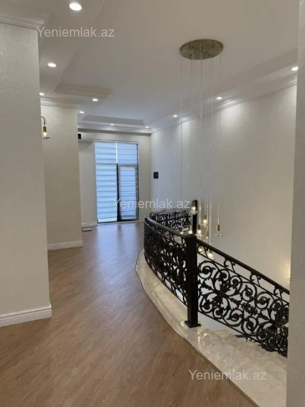 Satılır 5 otaqlı həyət evi 310 m²