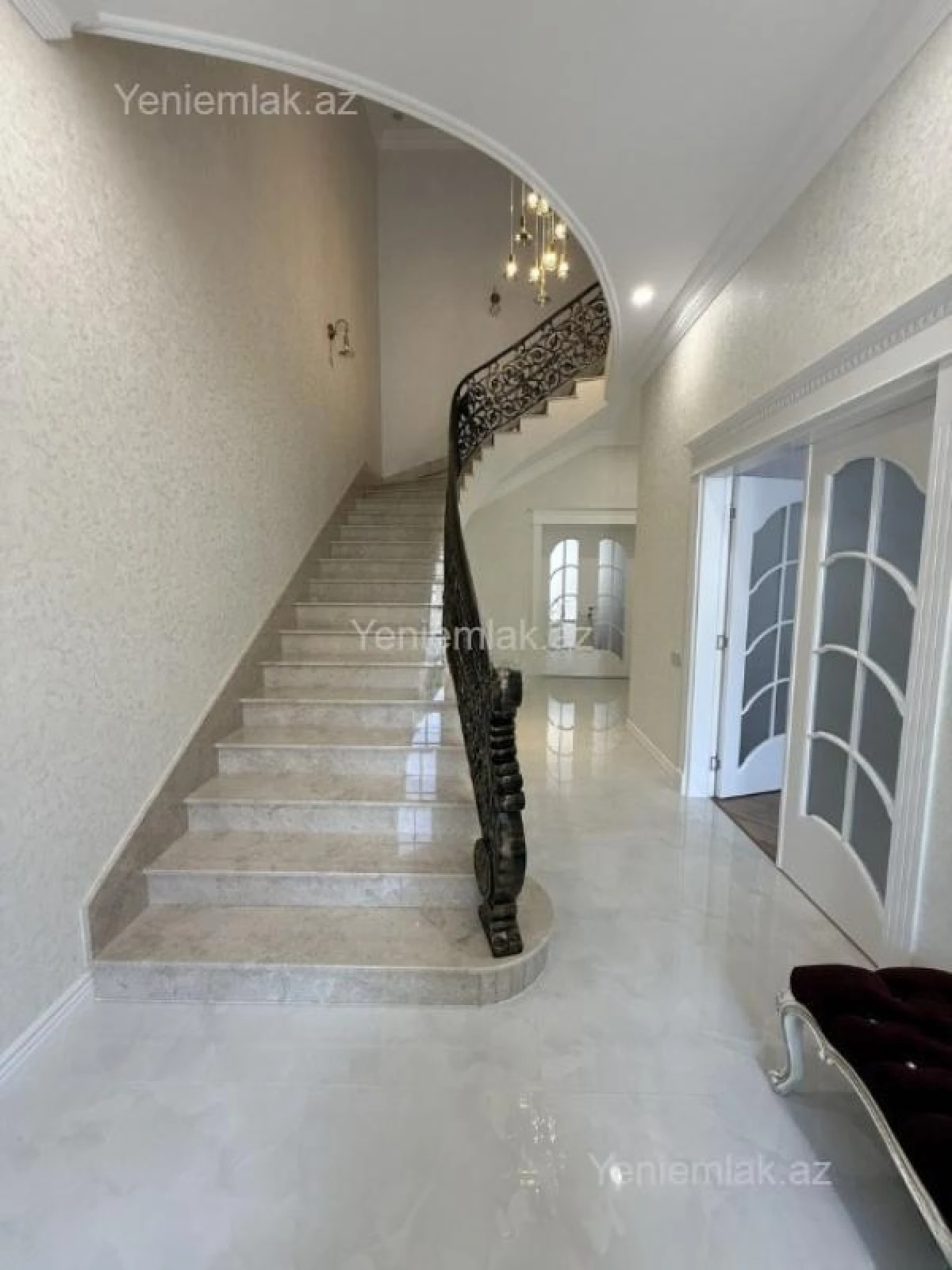Satılır 5 otaqlı həyət evi 310 m²
