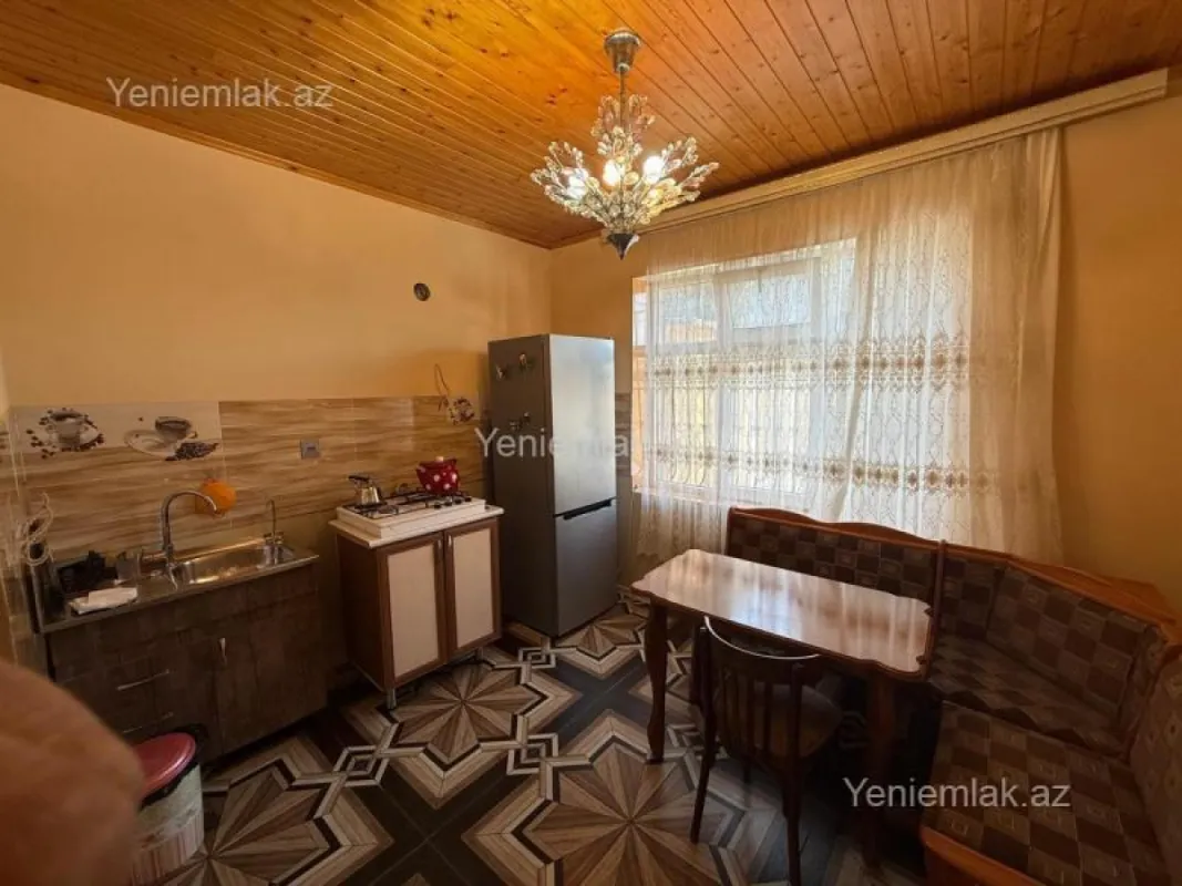 Satılır 4 otaqlı həyət evi 120 m²