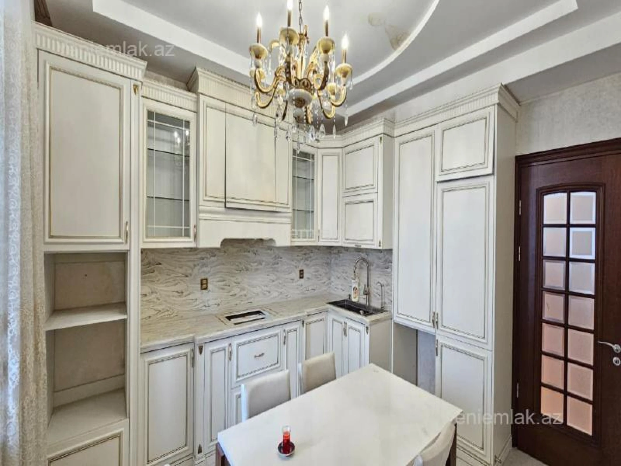 Satılır 6 otaqlı yeni tikili 320 m²