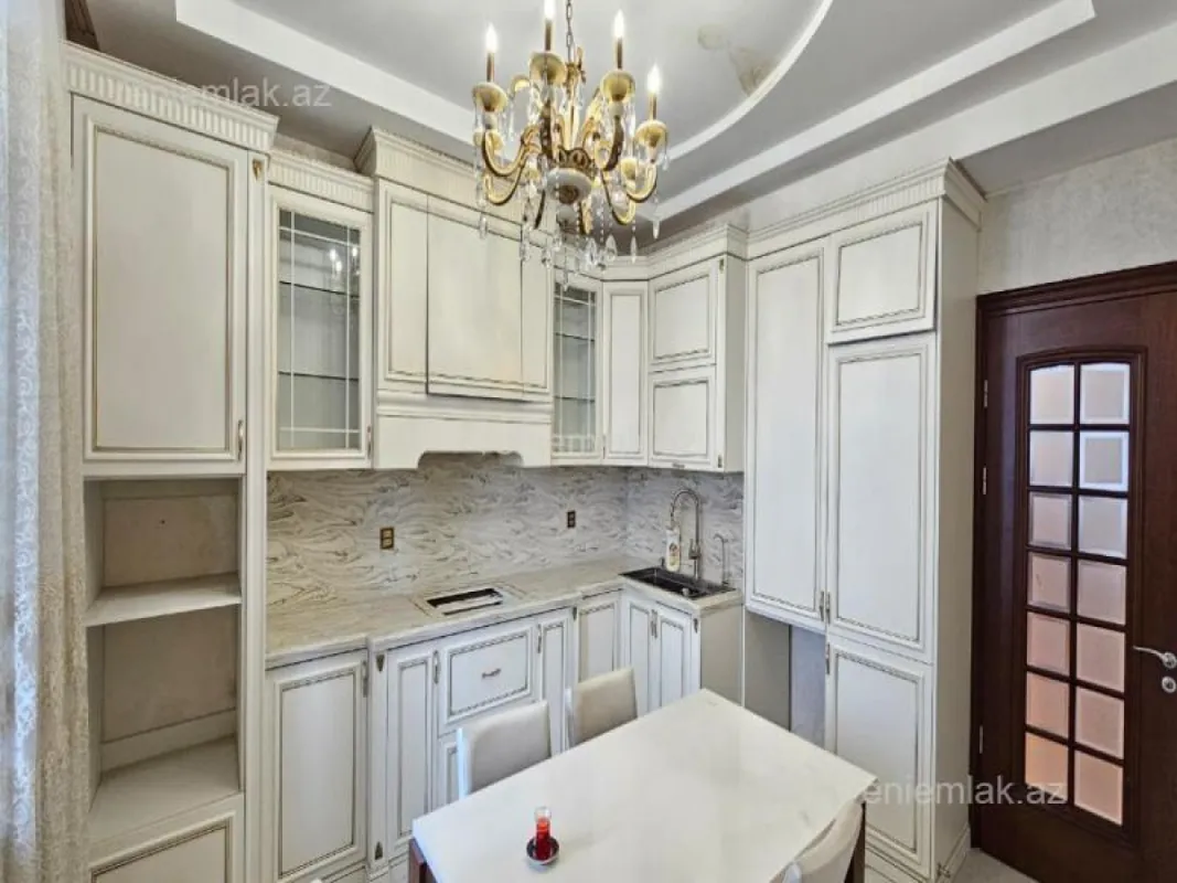 Satılır 6 otaqlı yeni tikili 320 m²